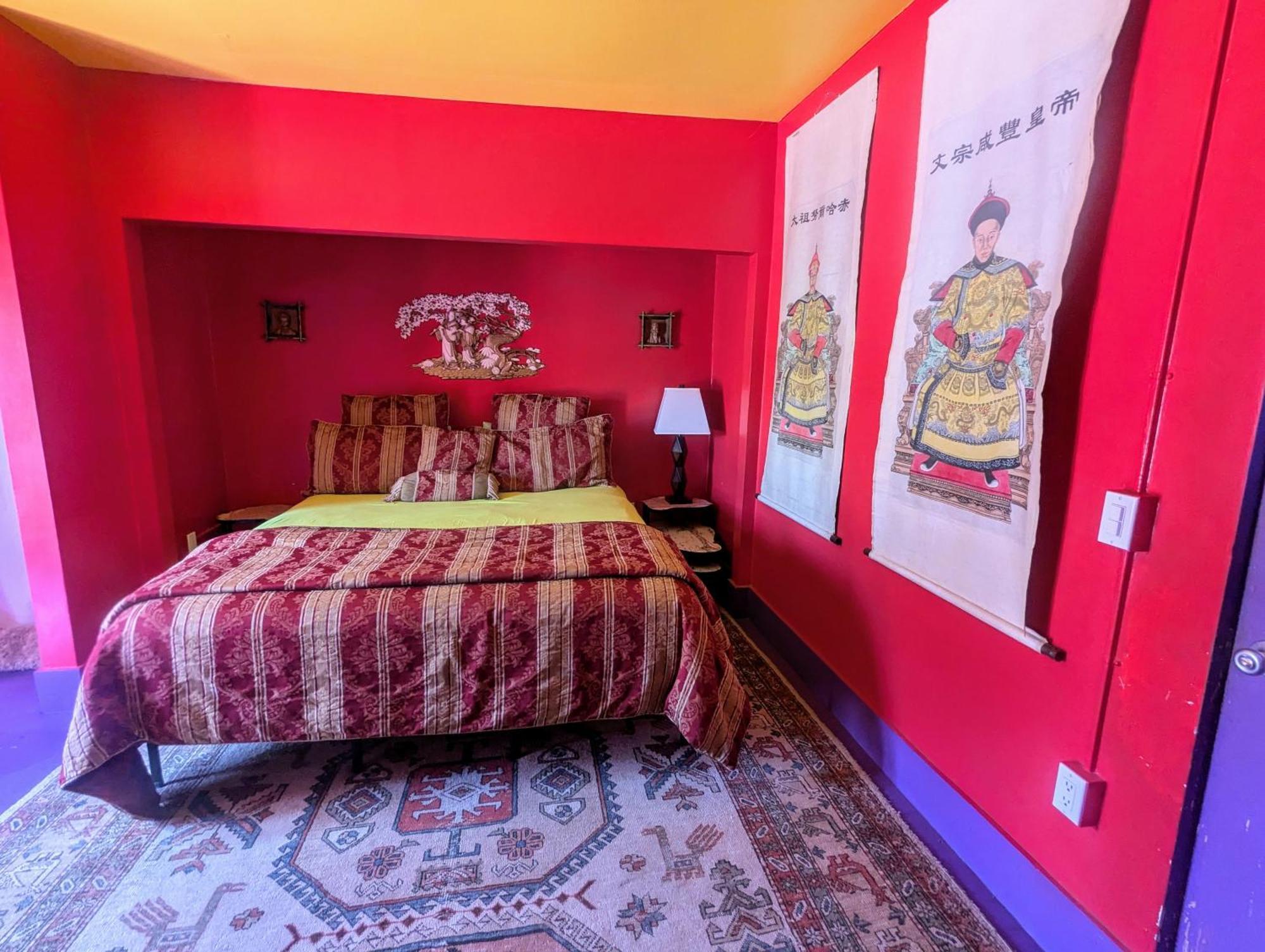 Pelican Spa Truth or Consequences Room photo